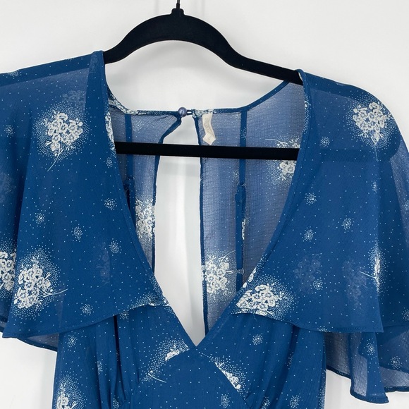 Urban Outfitters Womens Blue Flutter Sleeve Fairy Core VNeck Printed Dress Large - Picture 7 of 13